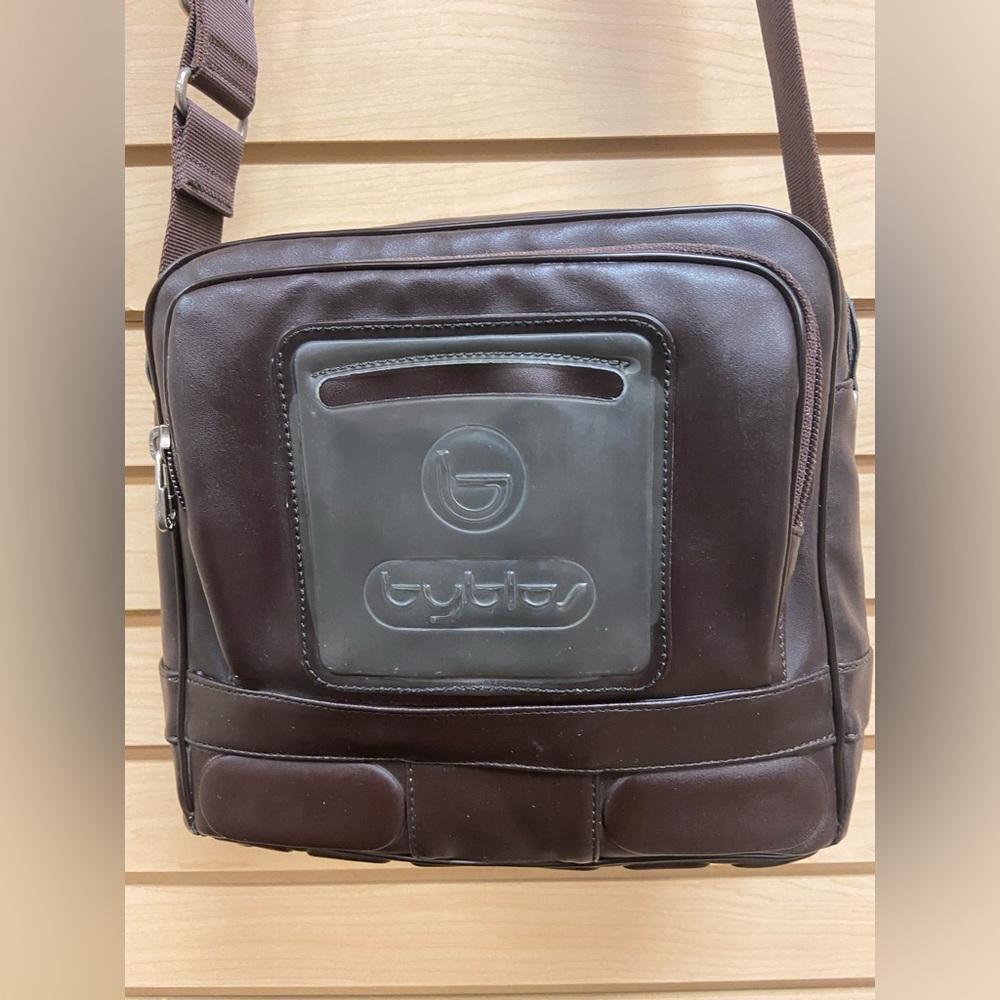 BYBLOS MEN MESSENGER BAG MADE IN ITALY MUST SEE